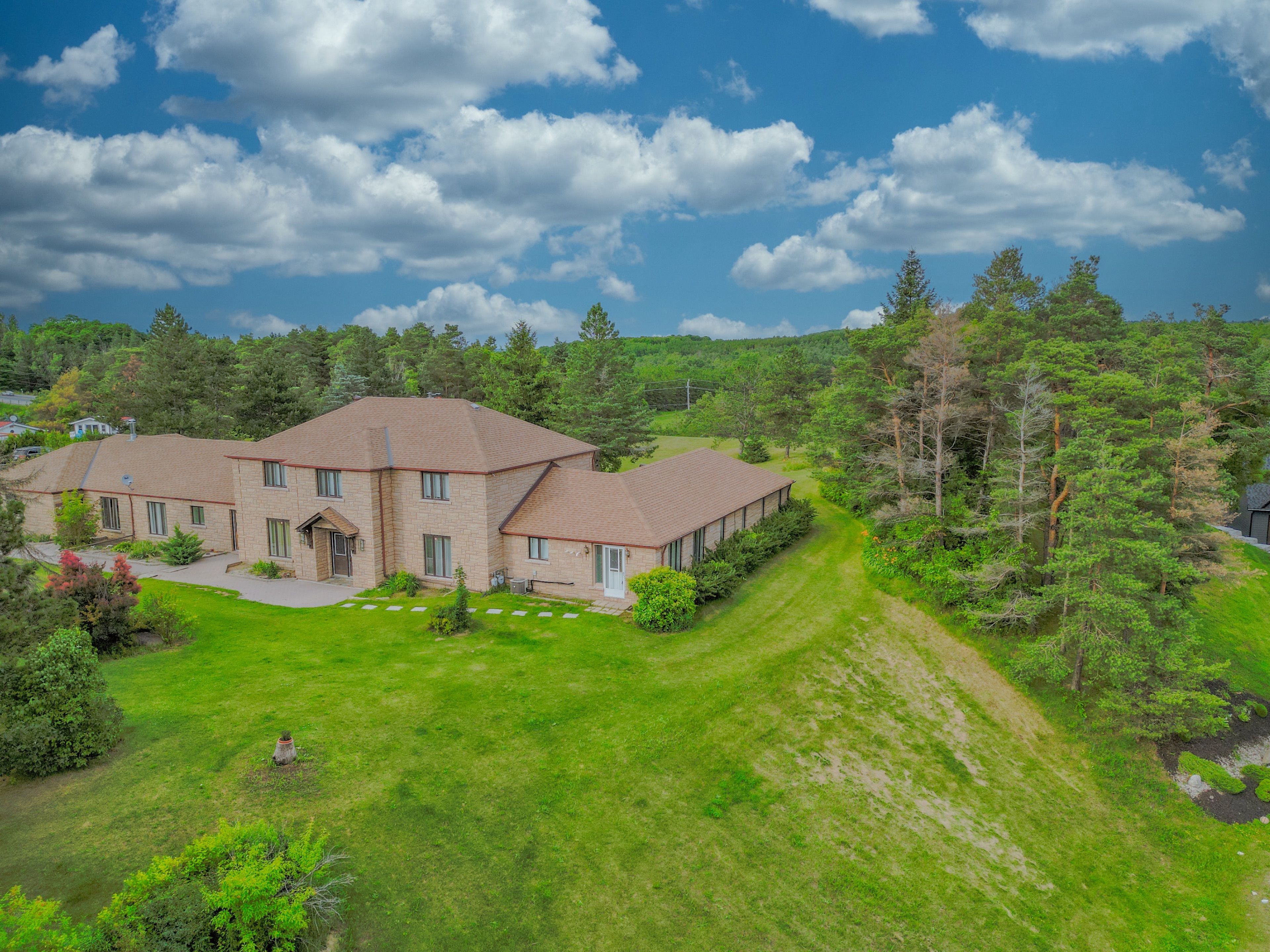 14 Pyne Hills Court, New Tecumseth, On L0g 1w0