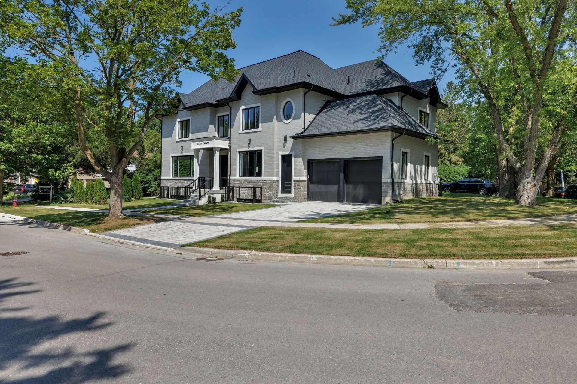 5 Cedar Crescent, Aurora, On L4g 3j7