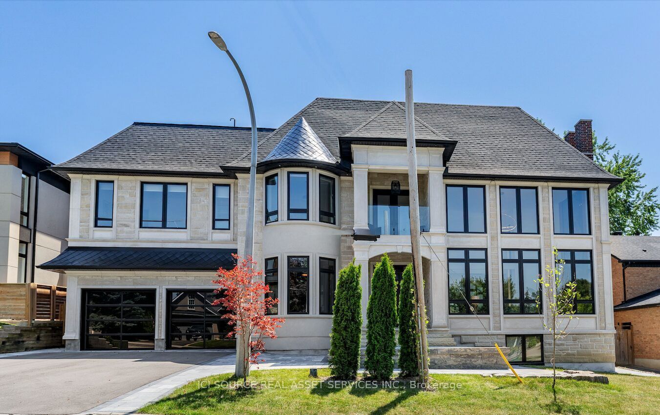 211 Kennedy Street W, Aurora, On L4g 2l9