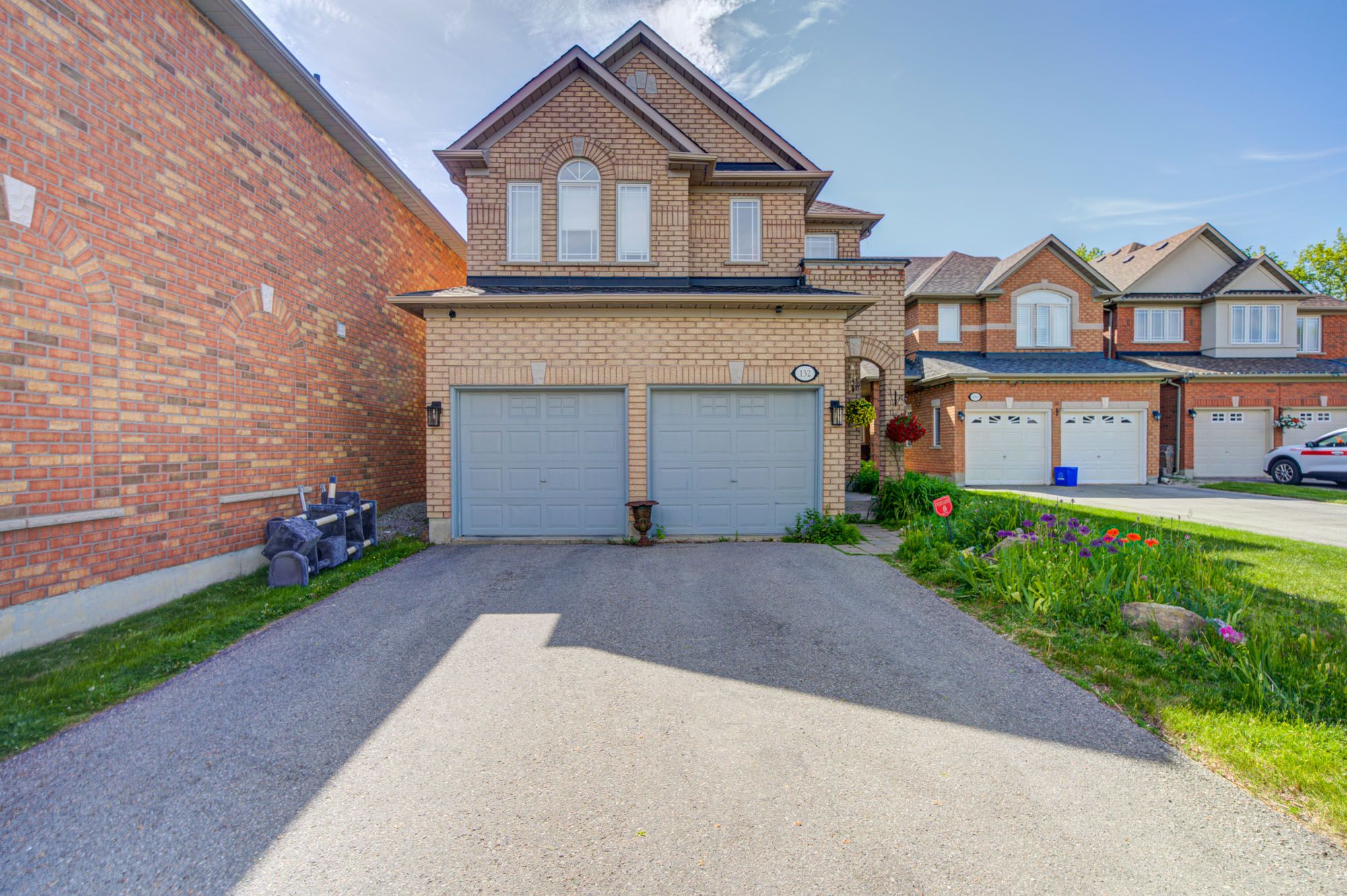 132 Estate Garden Drive, Richmond Hill, On L4e 3x8
