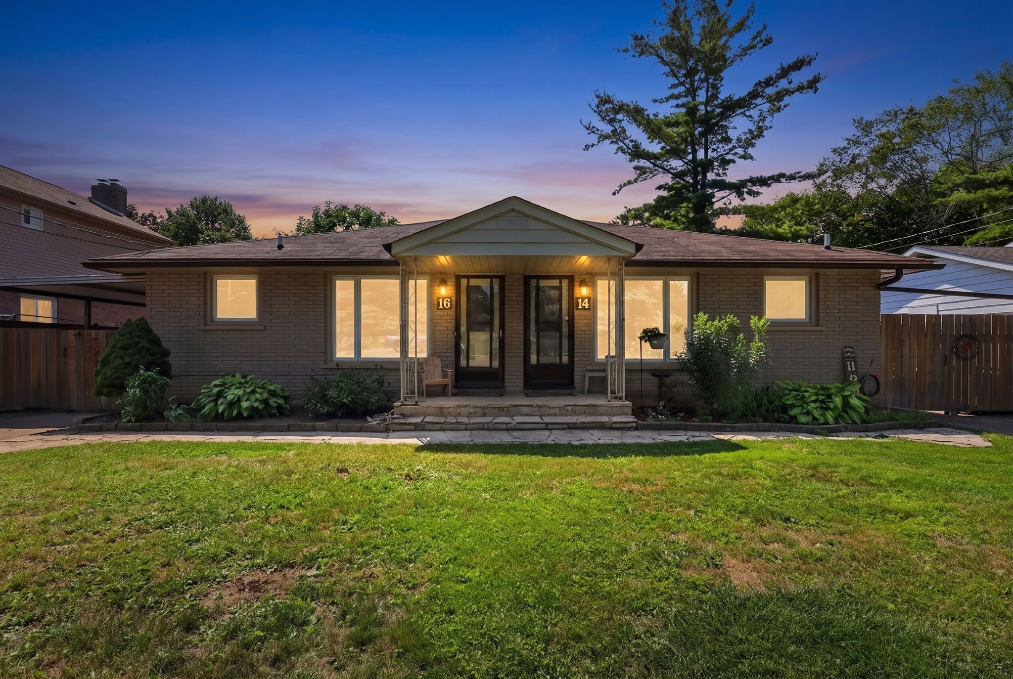14 & 16 Fletcher Street, New Tecumseth, On L9r 1g4