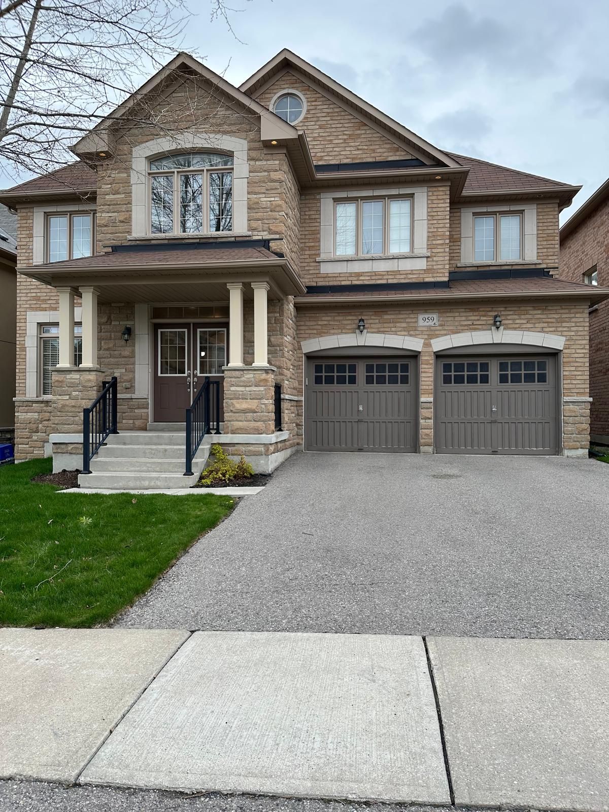 959 Ernest Cousins Circle, Newmarket, On L3x 0b7