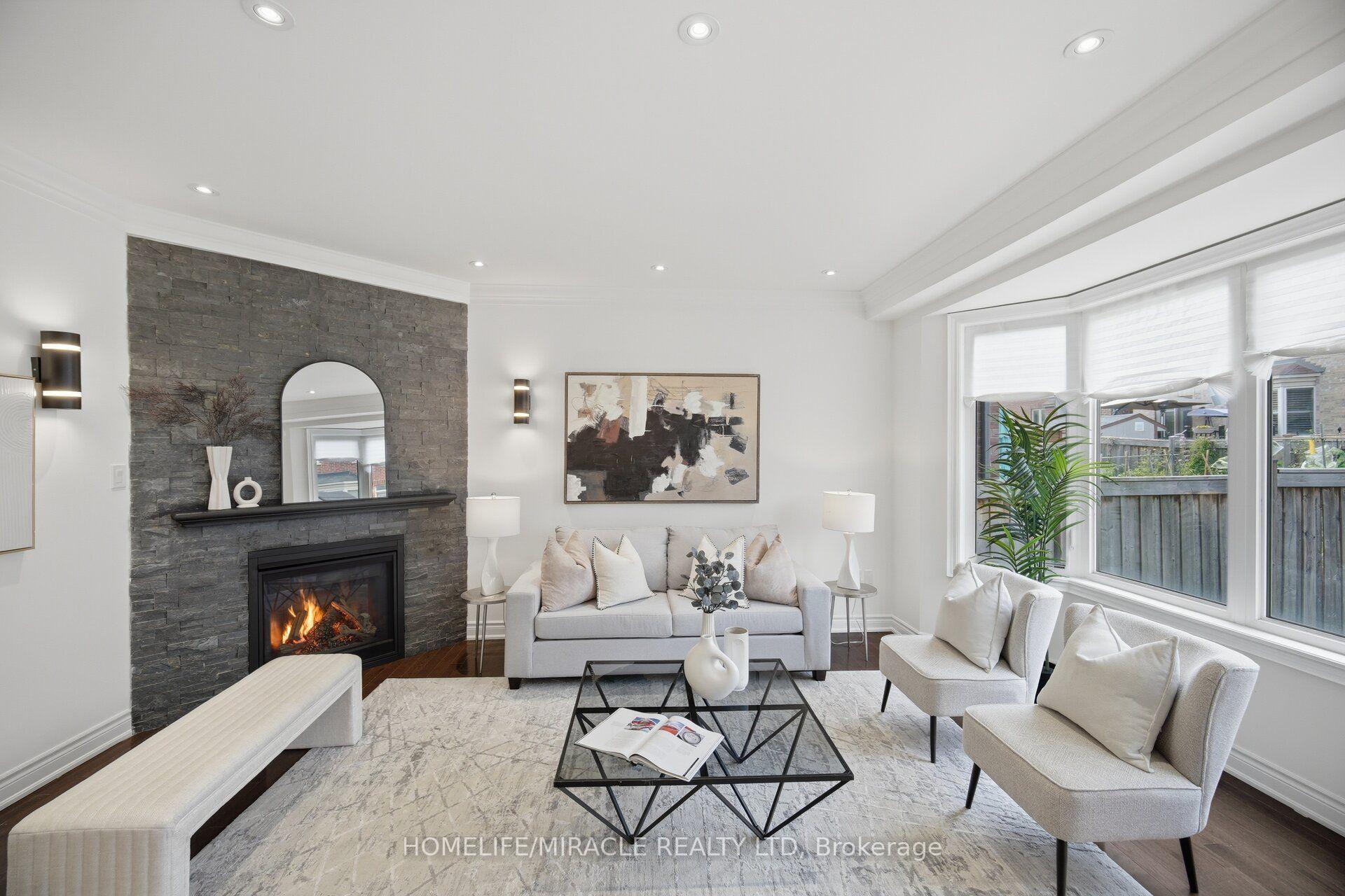 28 Kincardine Street, Vaughan, On L4h 4h7