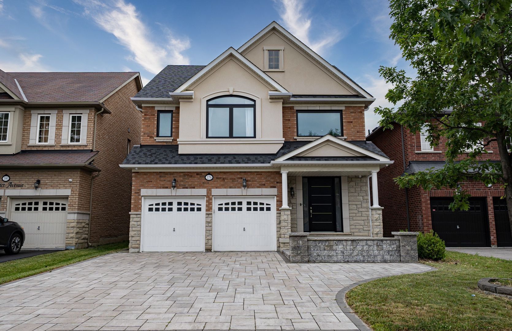 176 District Avenue, Vaughan, On L6a 0y3