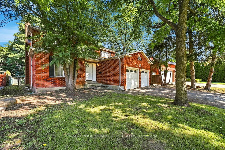 34a Claridge Drive, Richmond Hill, On L4c 6h3