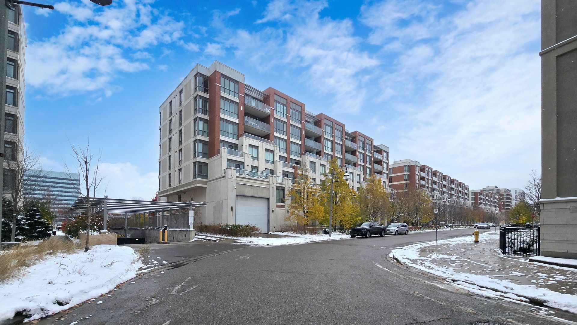 57 Upper Duke Crescent 311d, Markham, On L6g 0b0