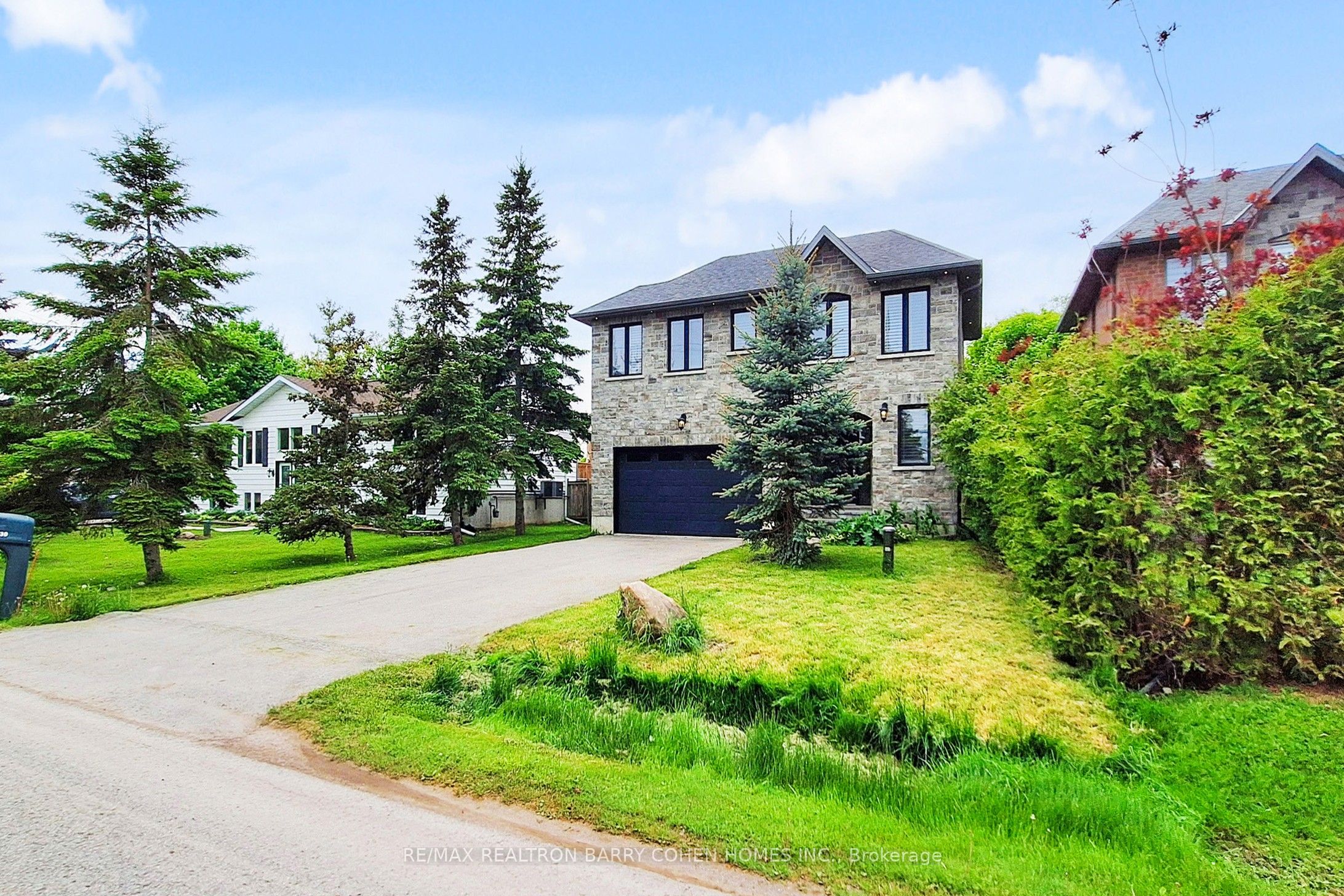 530 Duclos Point Road, Georgina, On L0e 1n0