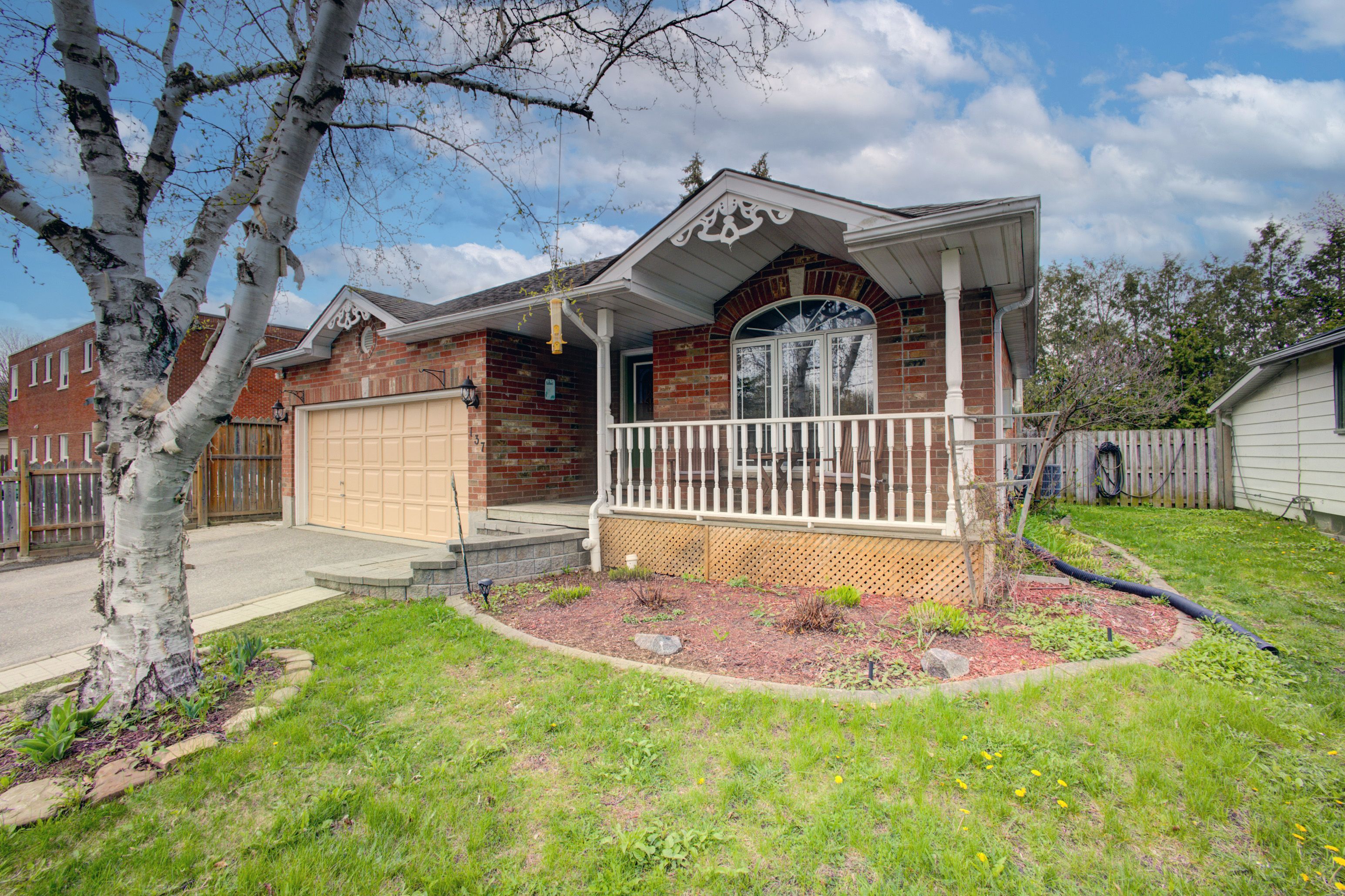 137 Queen Street, New Tecumseth, On L9r 1k4