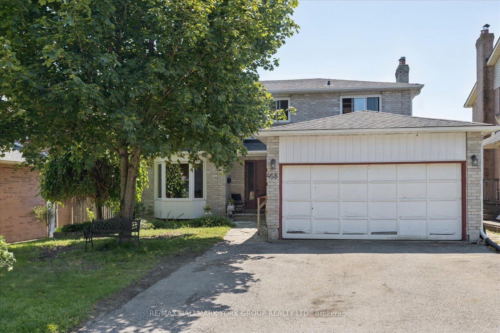 458 Chester Avenue, Newmarket, On L3y 6r7