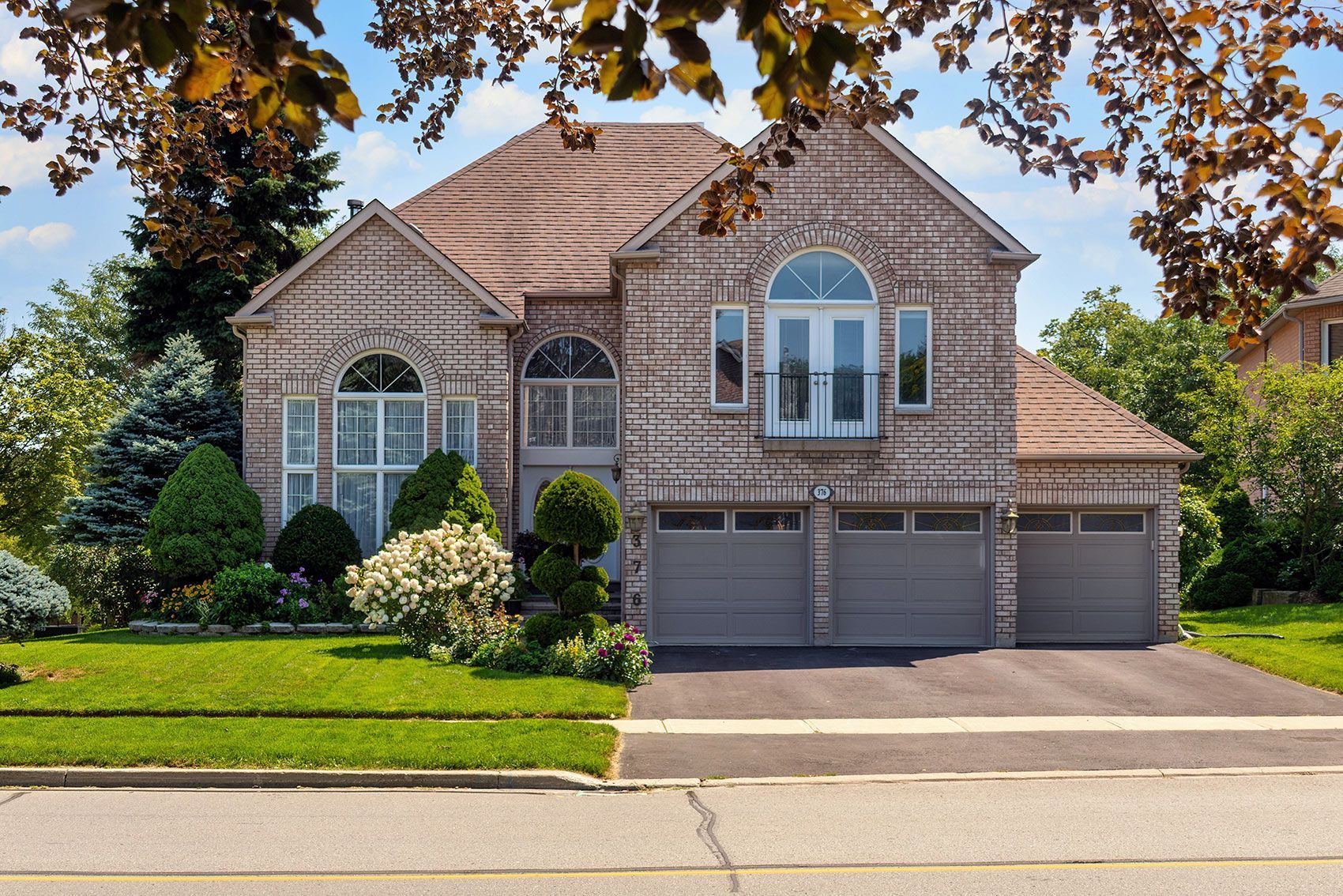 376 Keith Avenue, Newmarket, On L3x 1t5