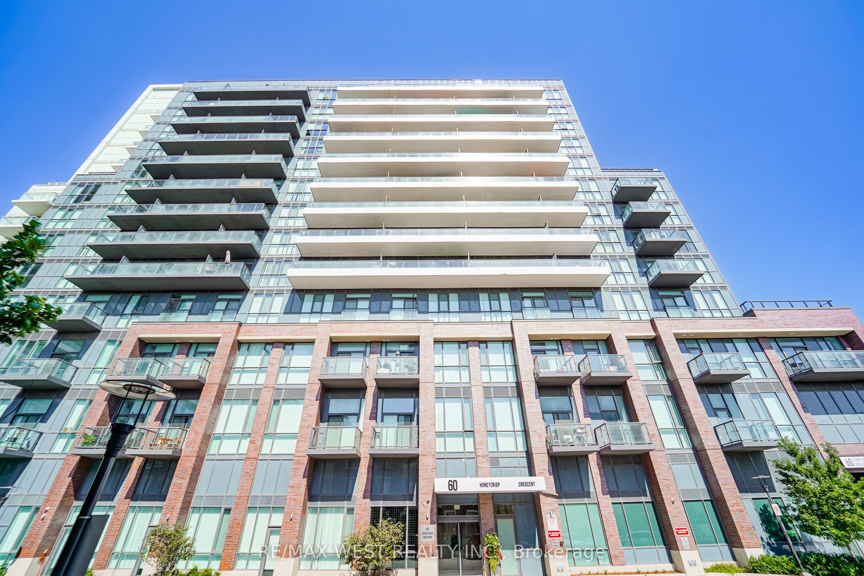 60 Honeycrisp Crescent 311, Vaughan, On L4k 0n5
