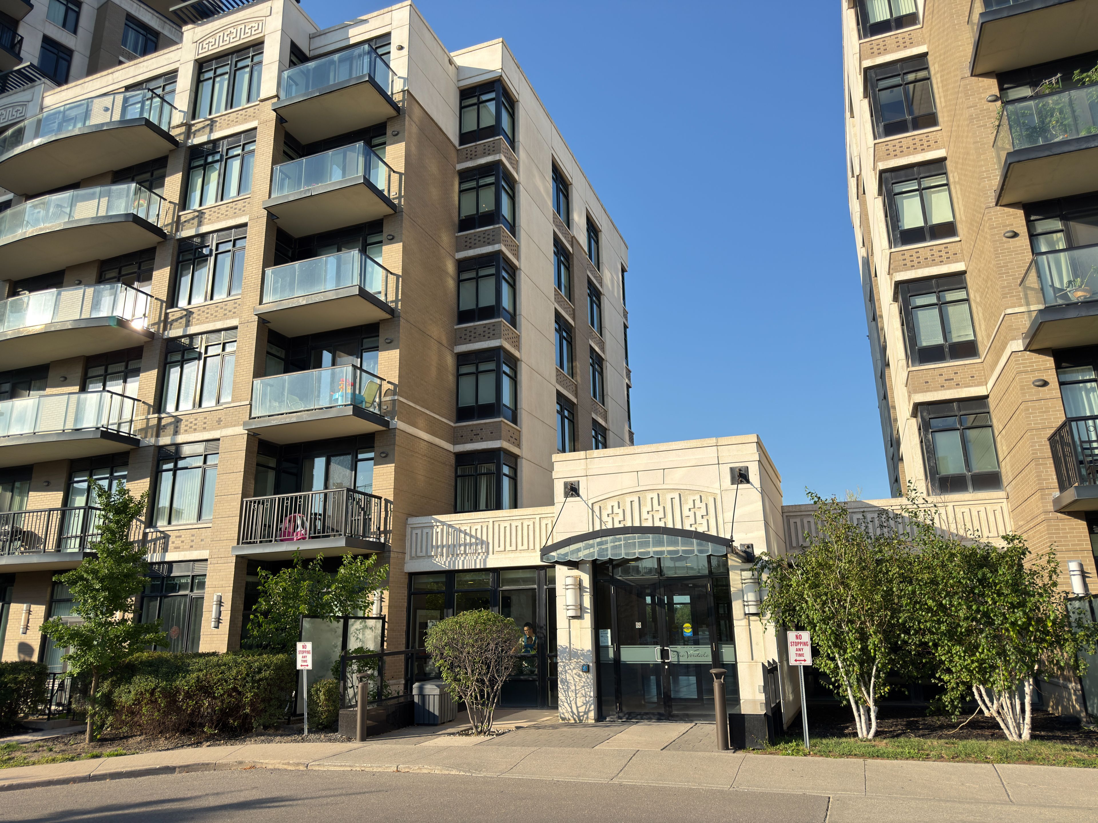 151 Upper Duke Crescent 403, Markham, On L6g 0e1