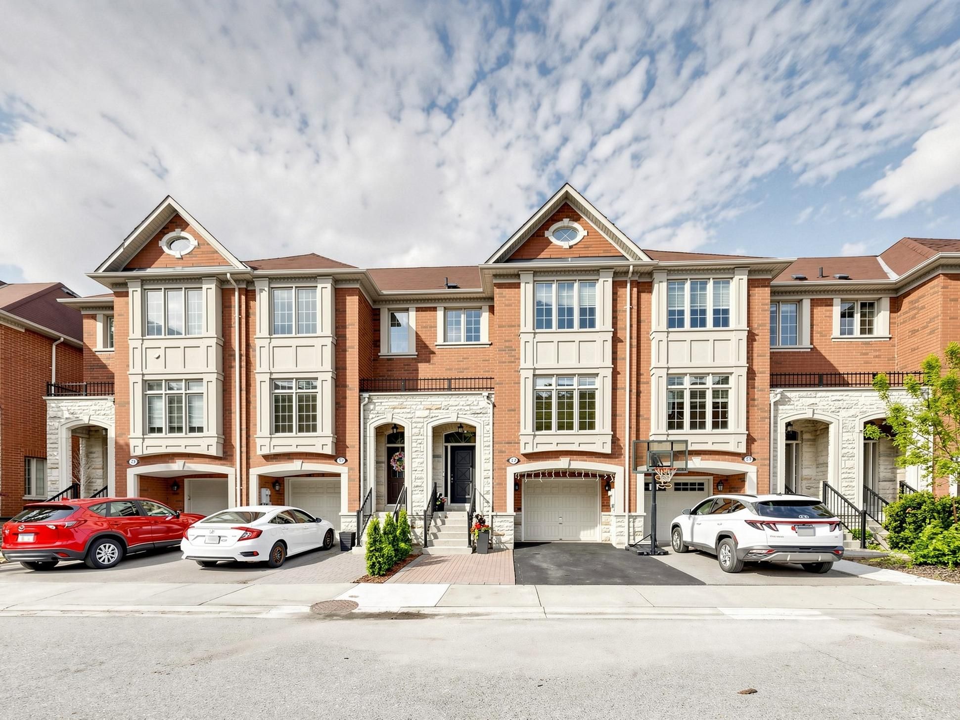 32 George Bogg Road, Vaughan, On L4l 0a3