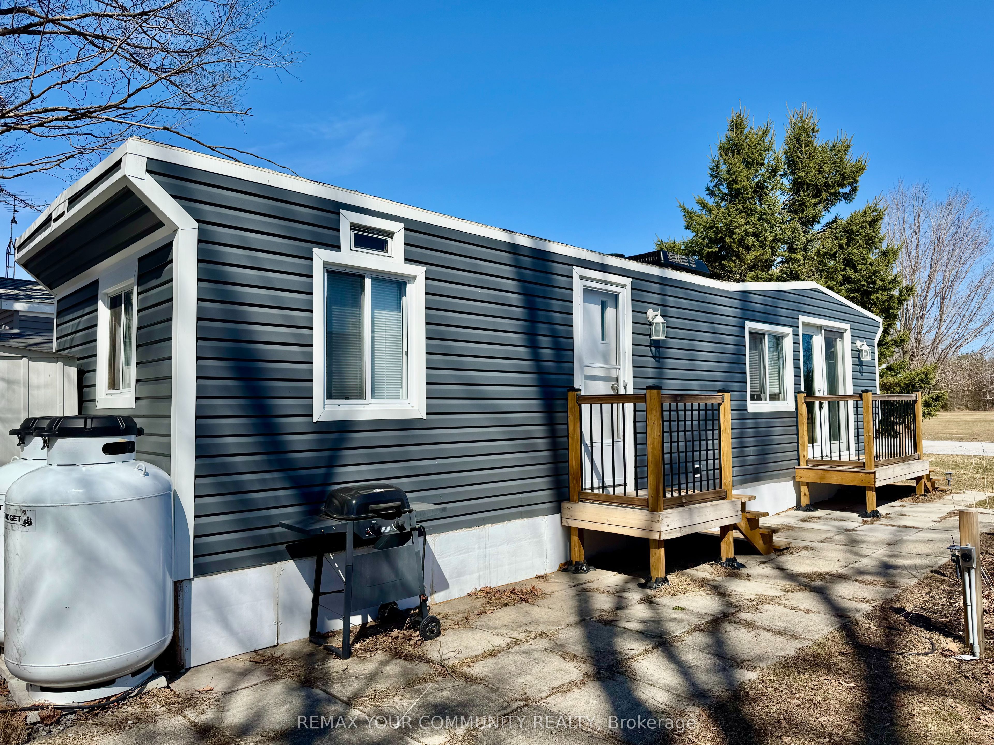 285 Crydermans Side Road 204, Georgina, On L0e 1a0