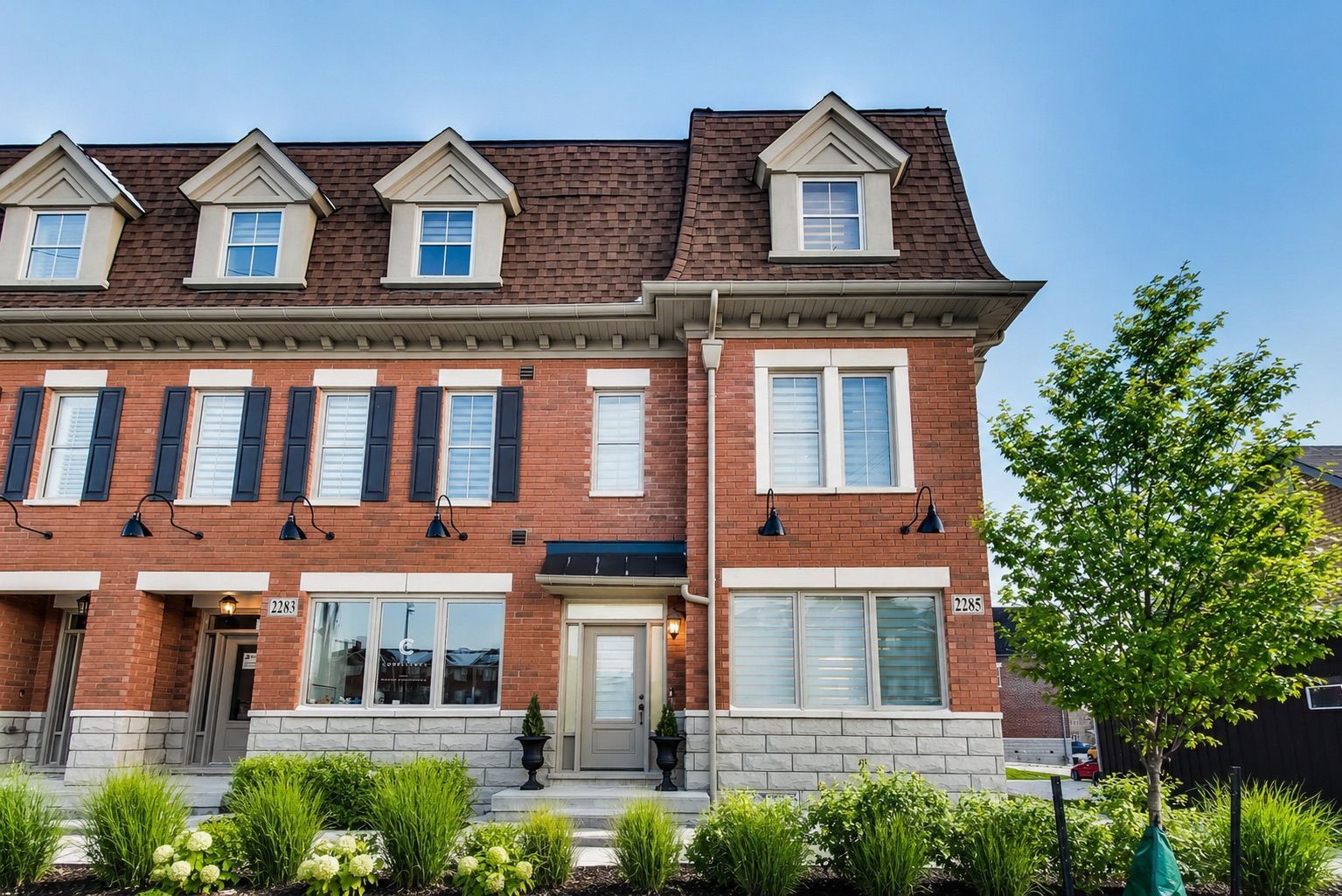 2285 Major Mackenzie Drive W, Vaughan, On L6a 5a8