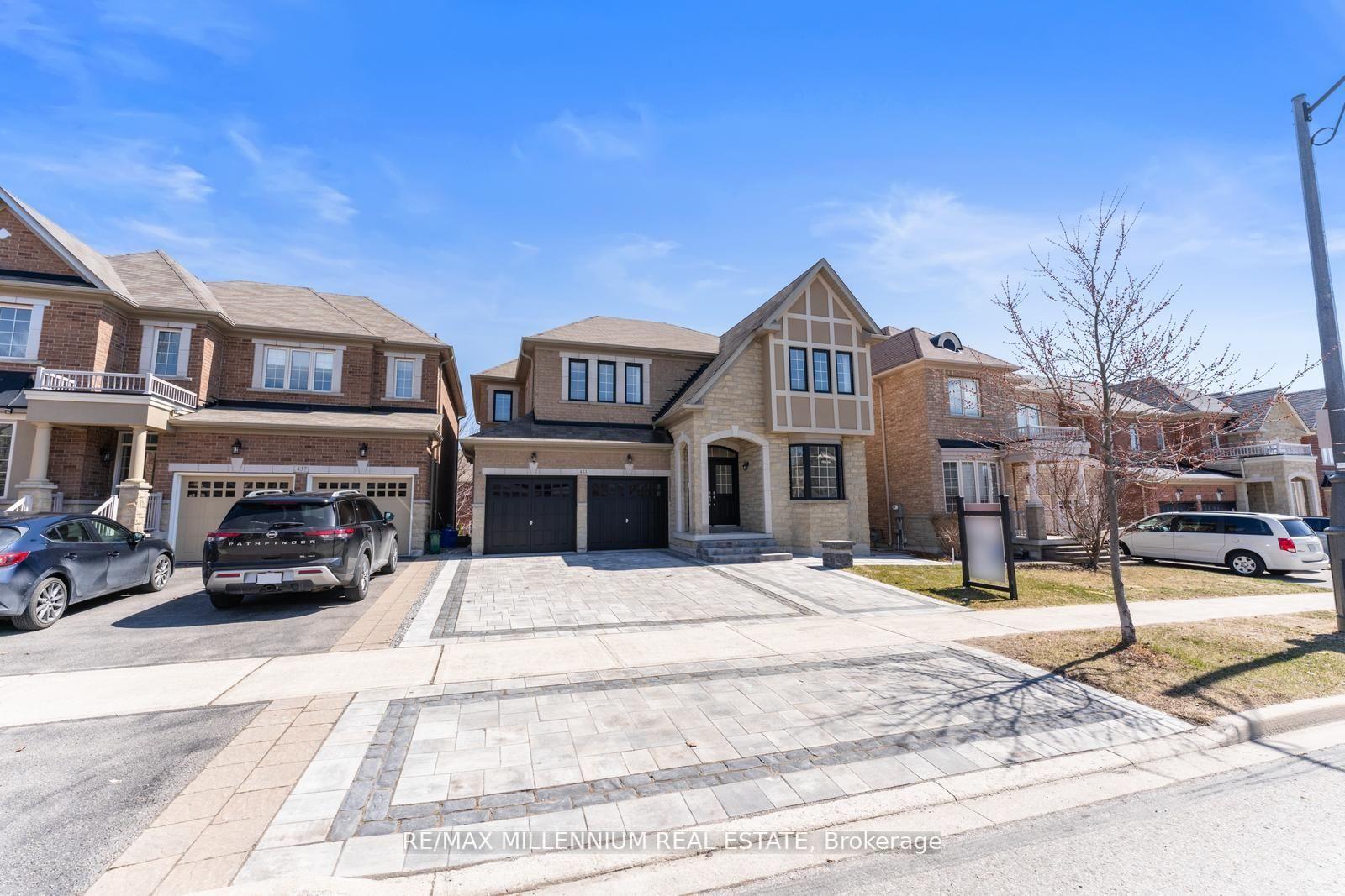 433 Mavrinac Boulevard, Aurora, On L4g 0j8