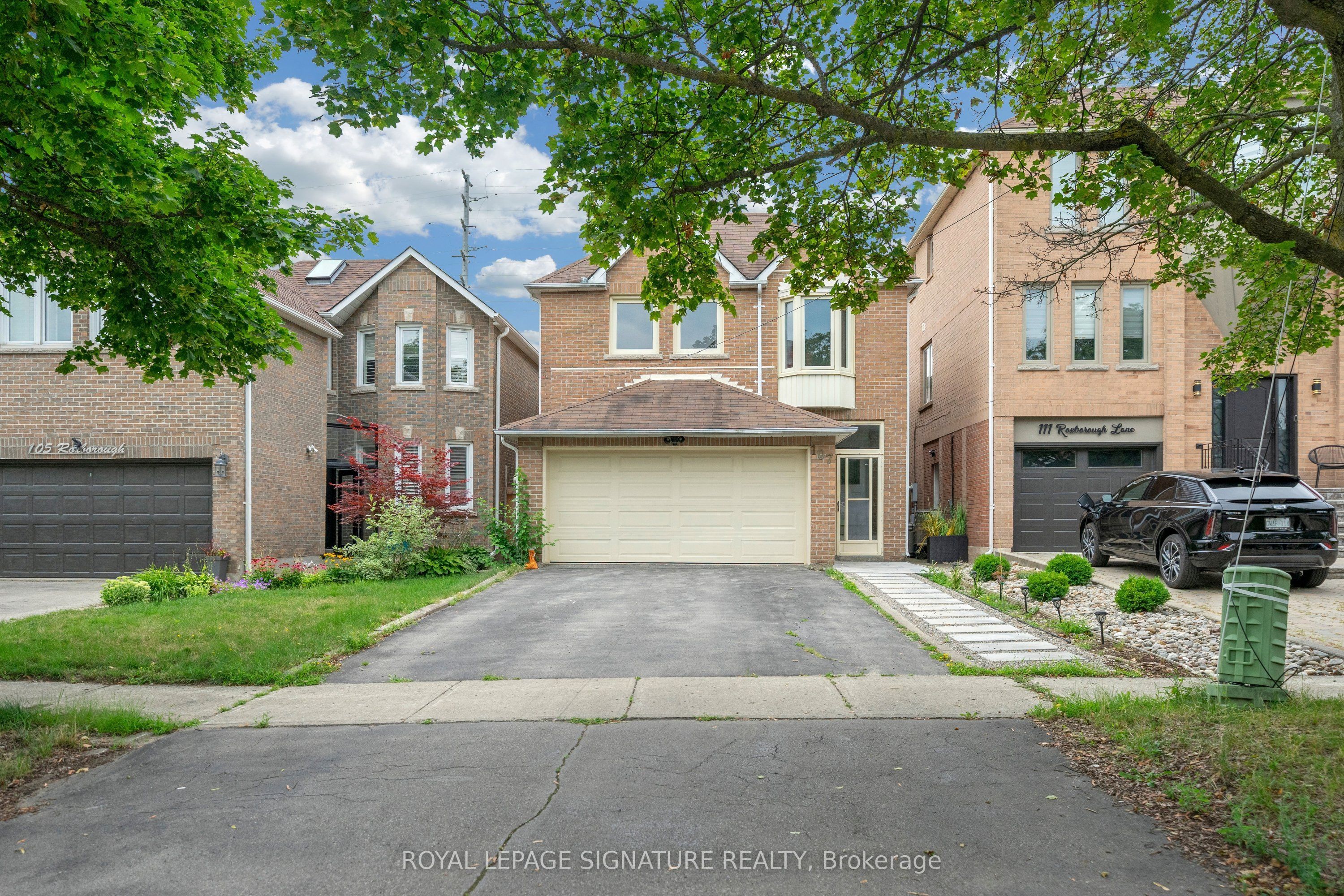 107 Roxborough Lane, Vaughan, On L4j 4t5