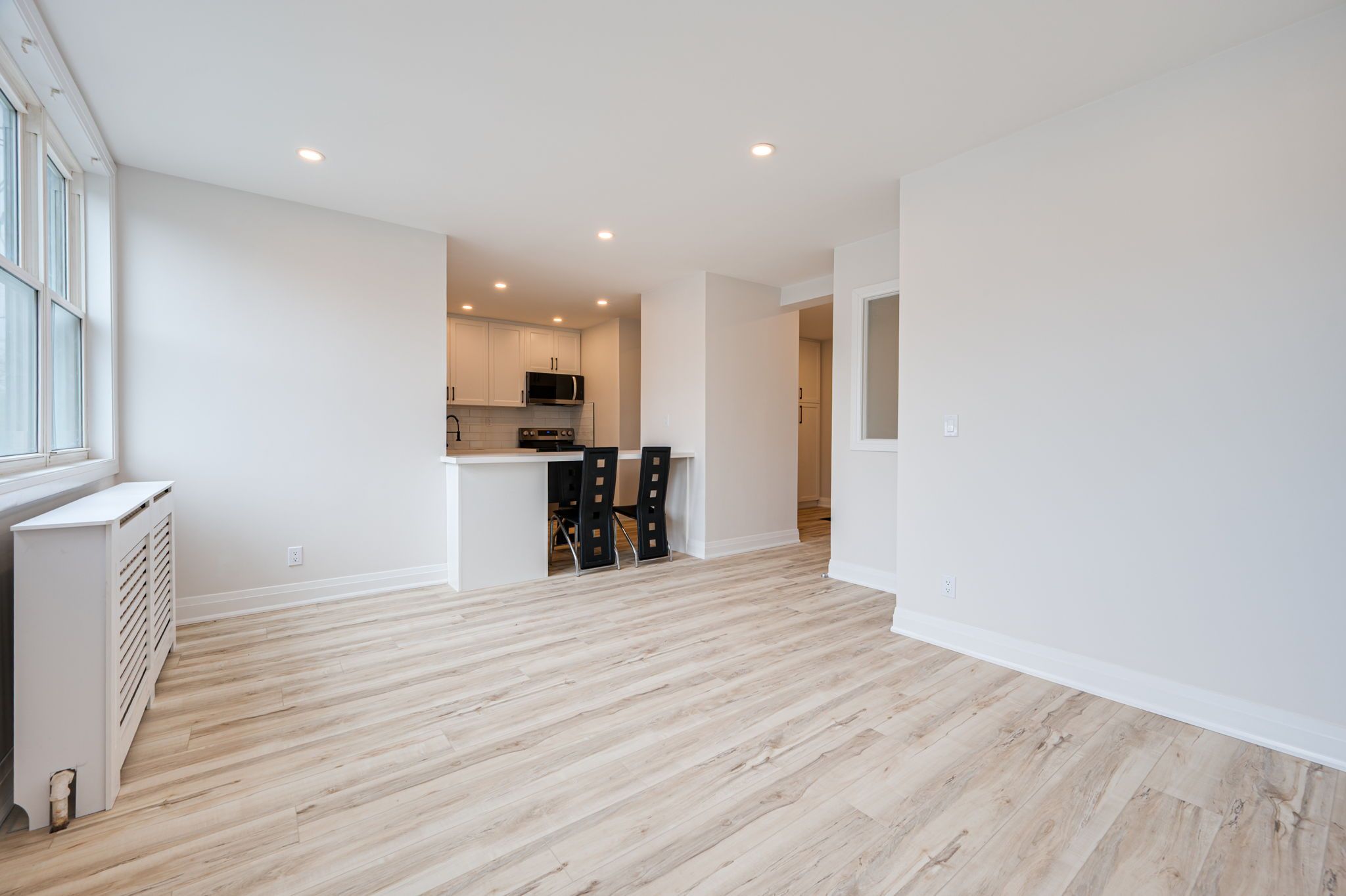7725 Yonge Street 2, Markham, On L3t 2c4