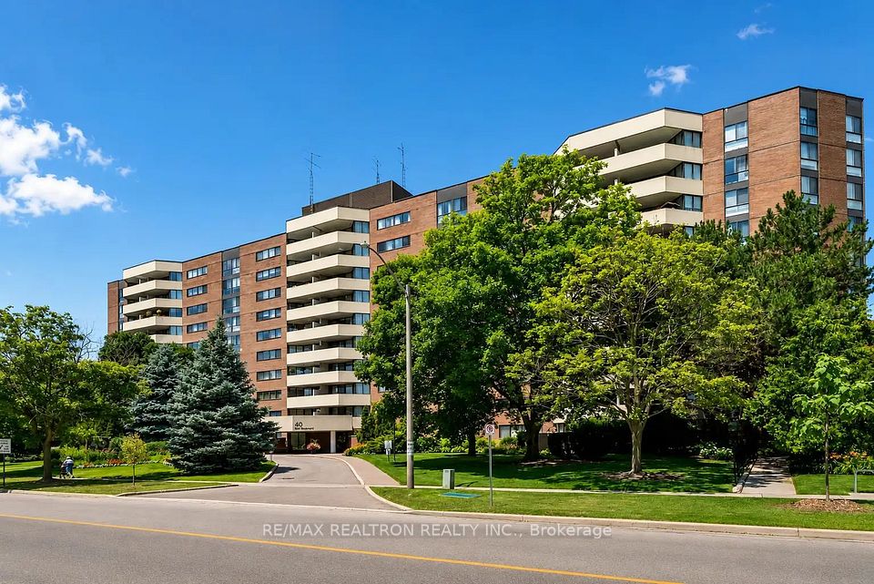 40 Baif Boulevard S 506, Richmond Hill, On L4c 5m9
