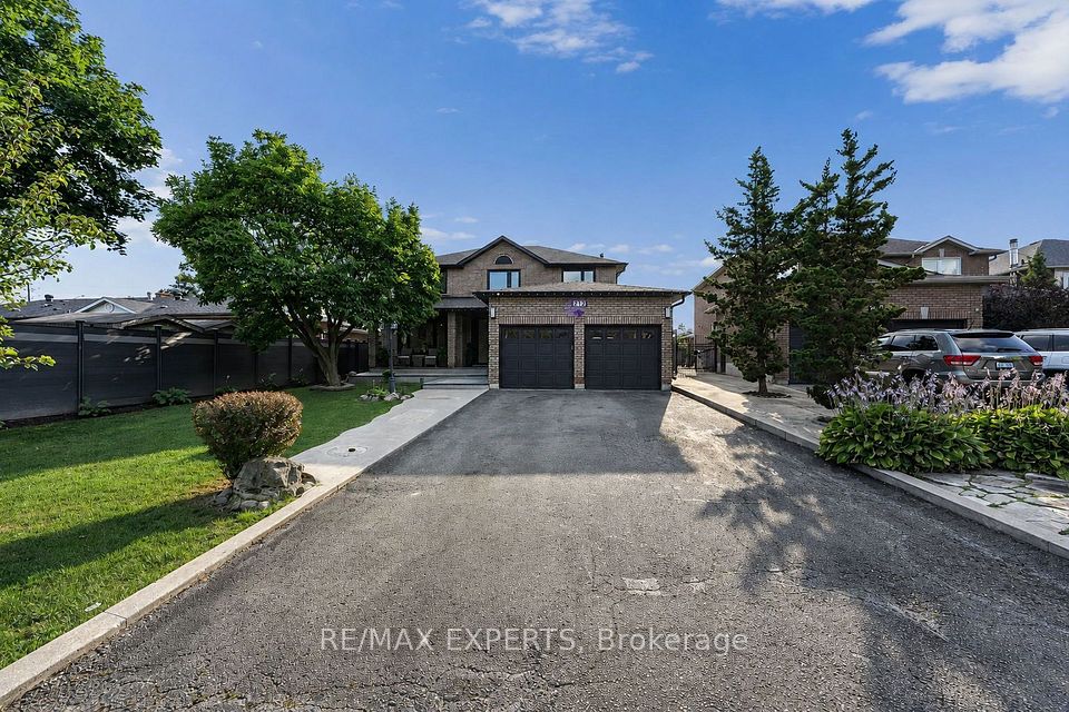 212 Bordeaux Drive, Vaughan, On L4l 8b6