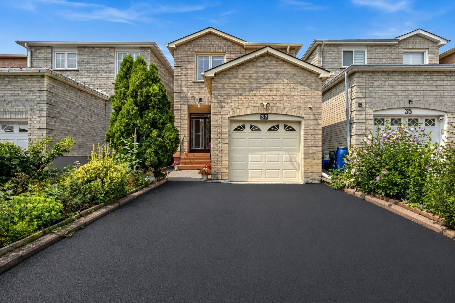 37 Miles Farm Road, Markham, On L3s 2c2