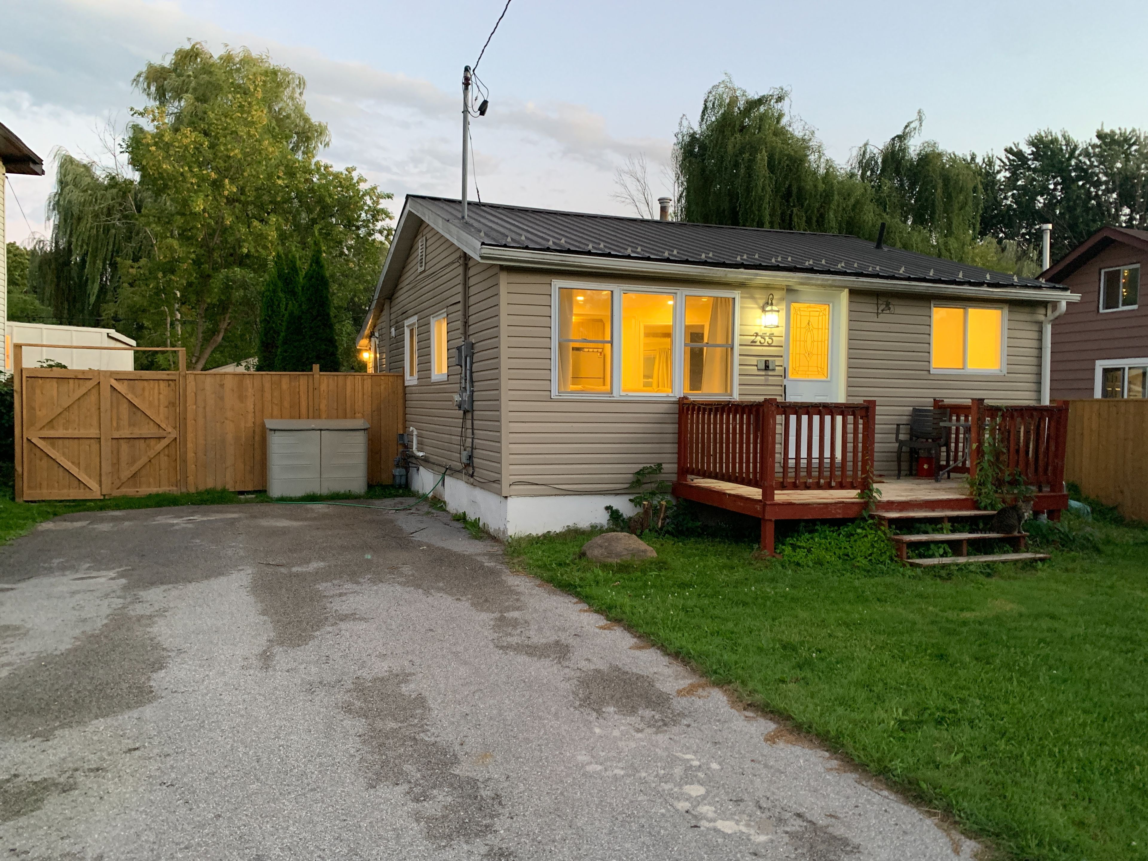 255 Parkway Avenue, Georgina, On L4p 2w1