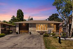 219 Bay Thorn Drive, Markham, On L3t 3v6