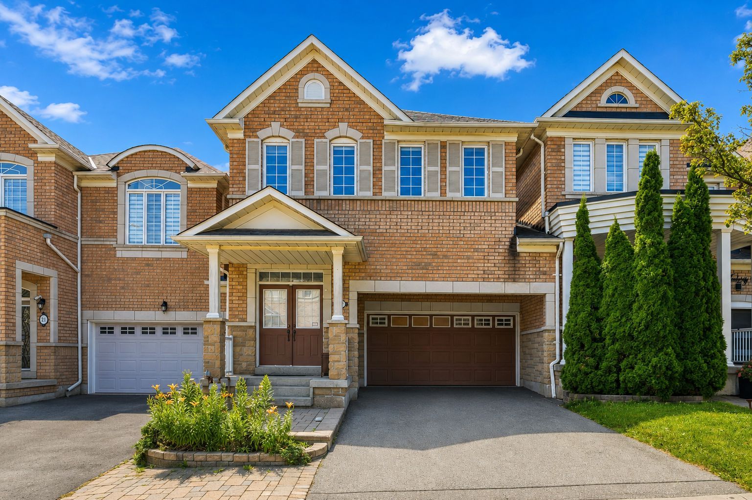 23 Amberty Street, Vaughan, On L4j 8w6