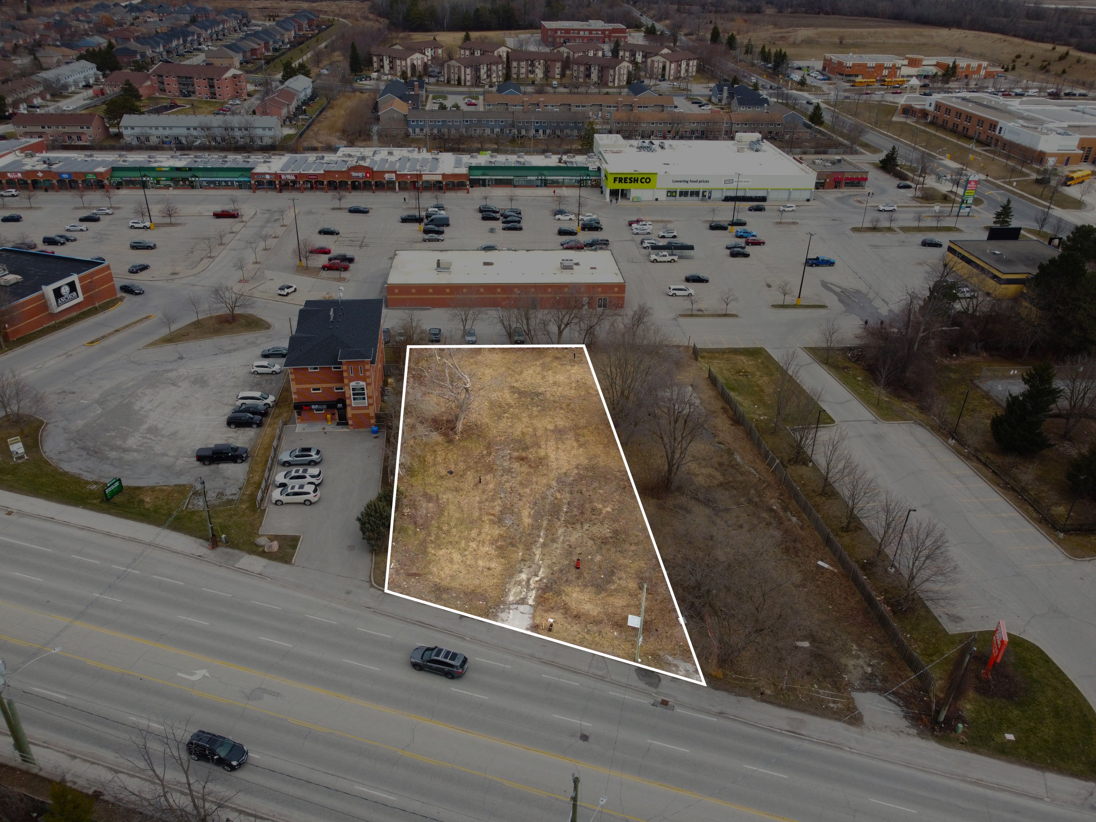 451 The Queensway S, Georgina, On L4p 2c9