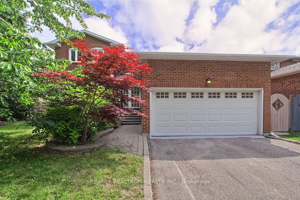 19 Crystal Drive N, Richmond Hill, On L4c 7z4