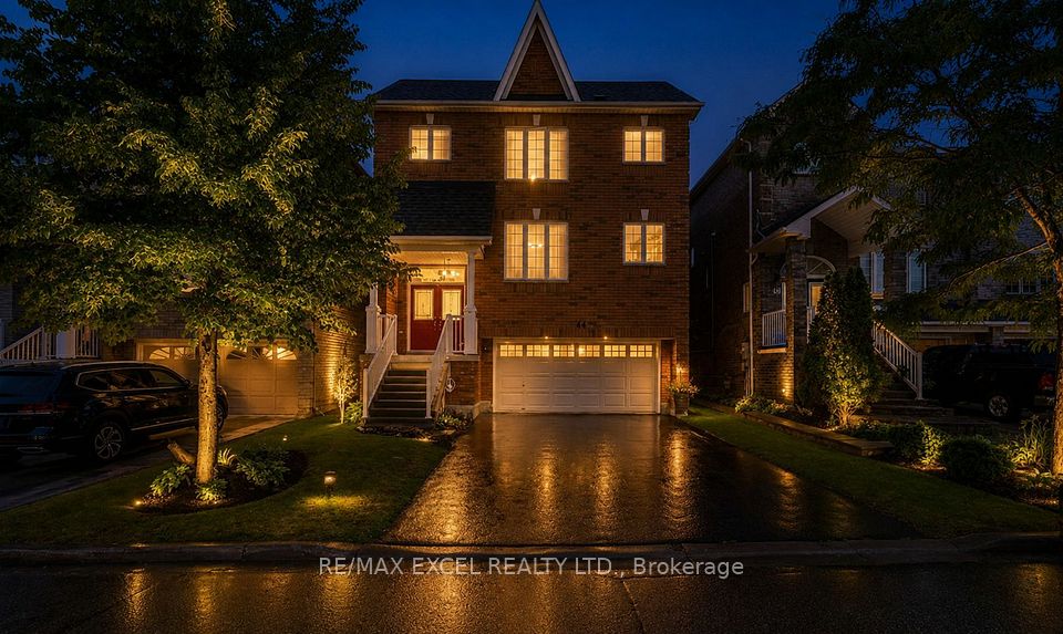 44 Matthew Boyd Crescent, Newmarket, On L3x 3c3