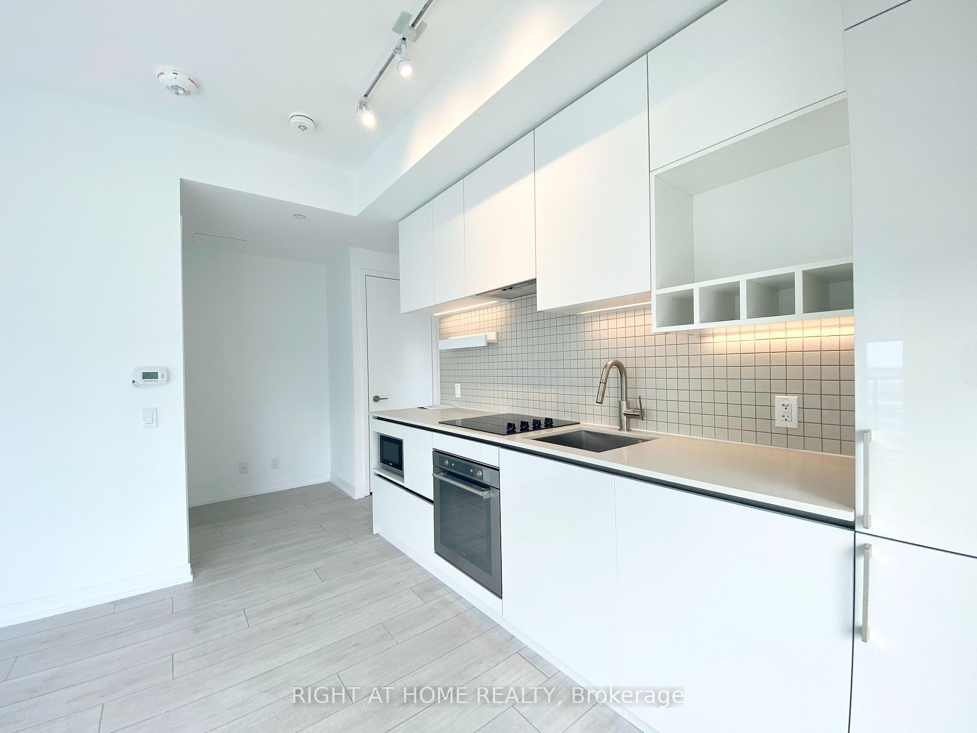 898 Portage Parkway 1903, Vaughan, On L4k 0j6