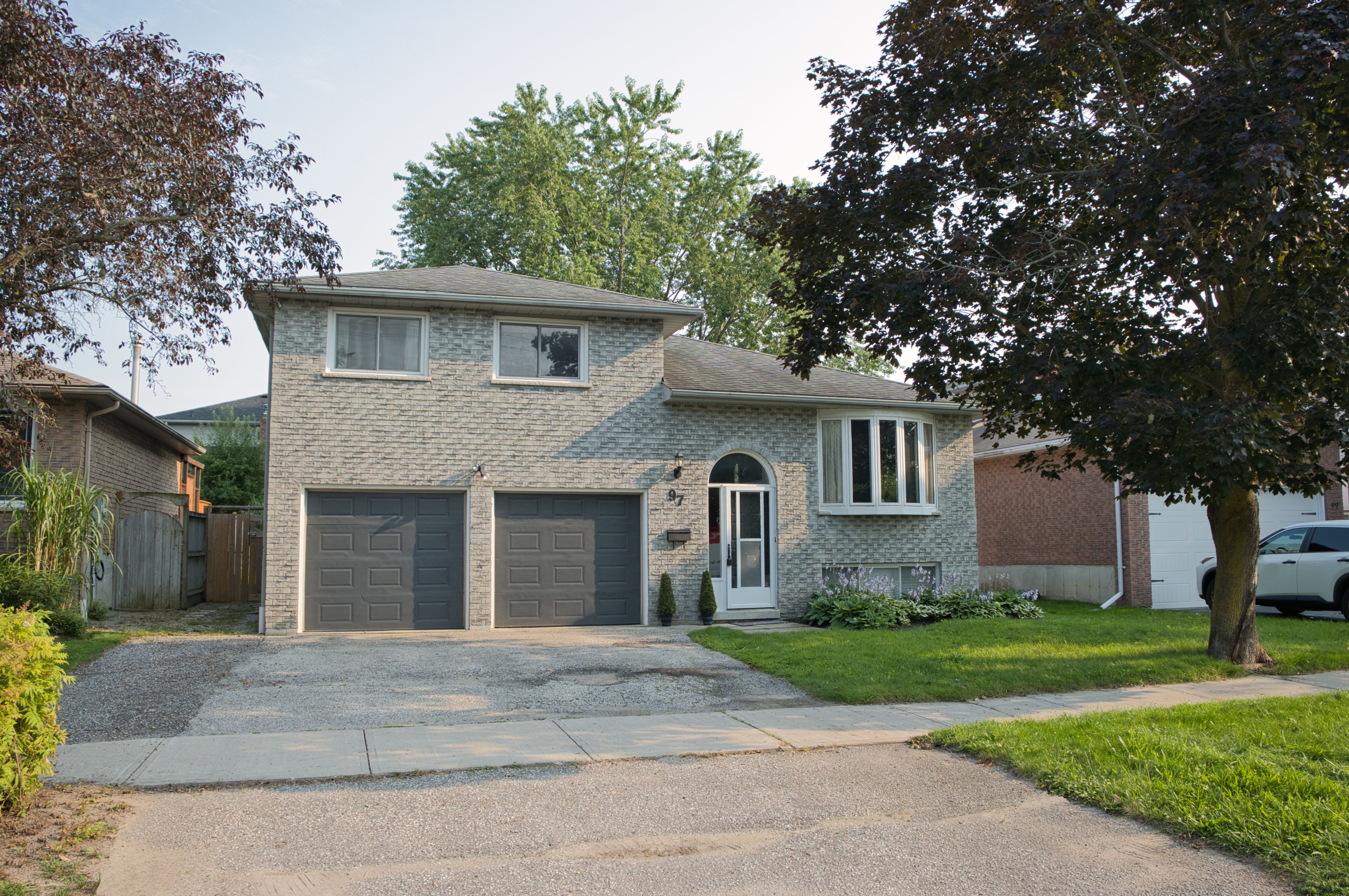 97 Riverglen Drive, Georgina, On L4p 2r3