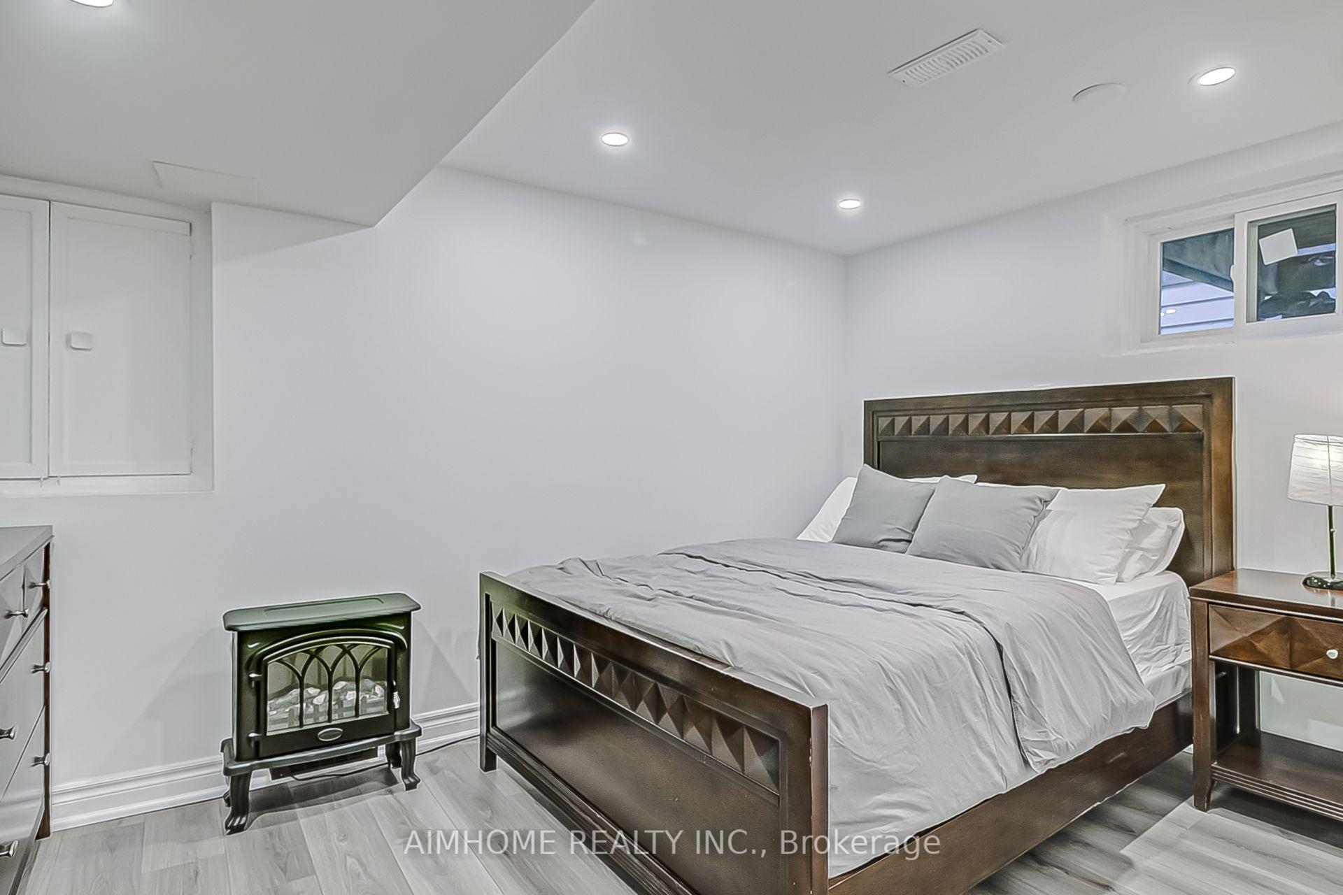 108 Steeles Avenue E, Markham, On L3t 1a4