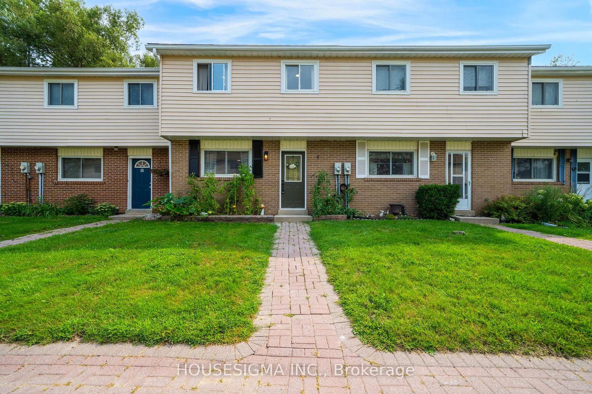 40 East Street 19, Georgina, On L0e 1r0