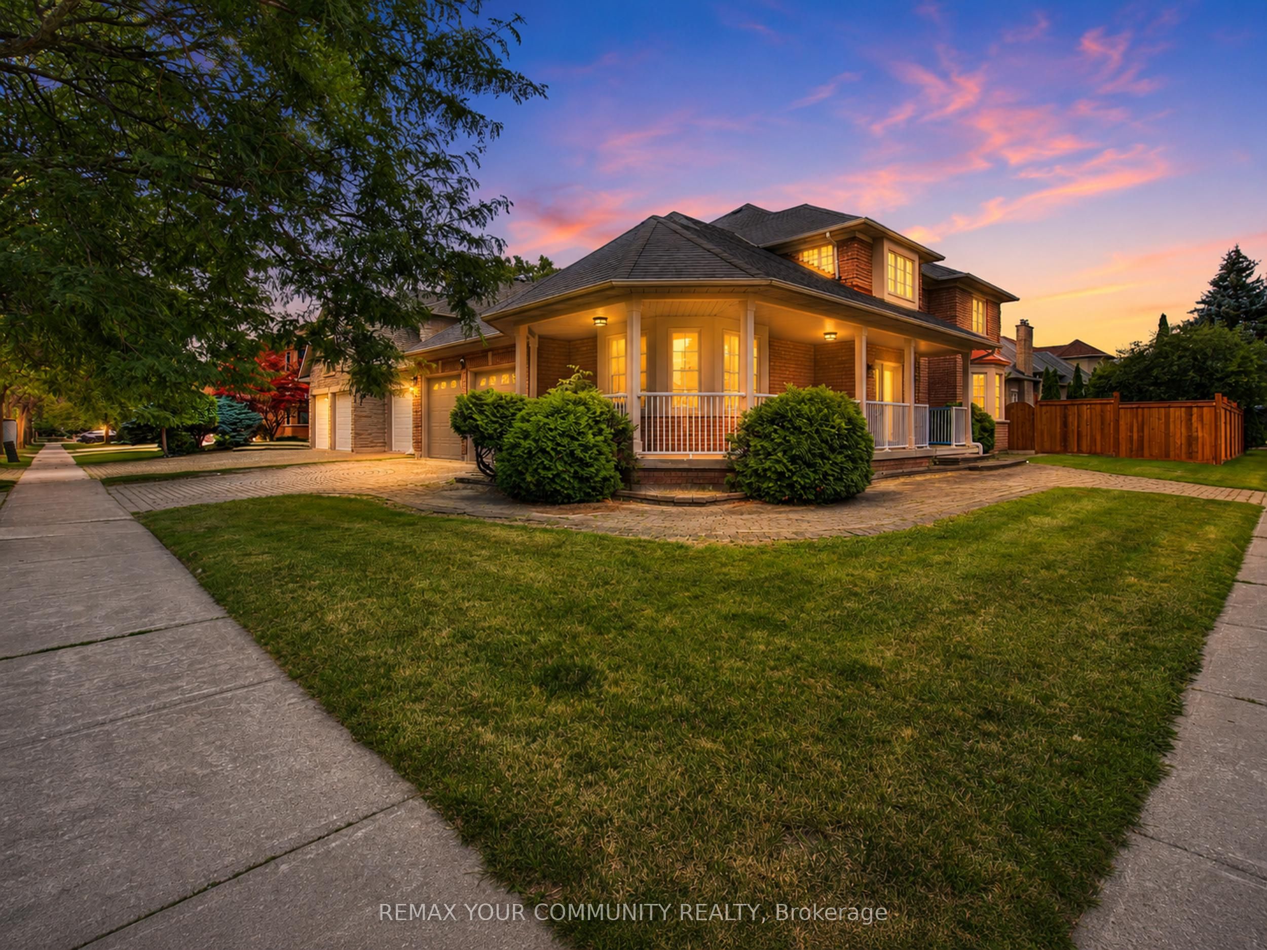 20 Fern Avenue, Richmond Hill, On L4b 3r6