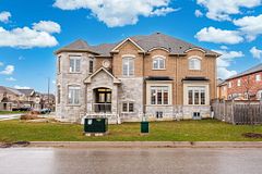 2300 Lozenby Street, Innisfil, On L9s 0m8