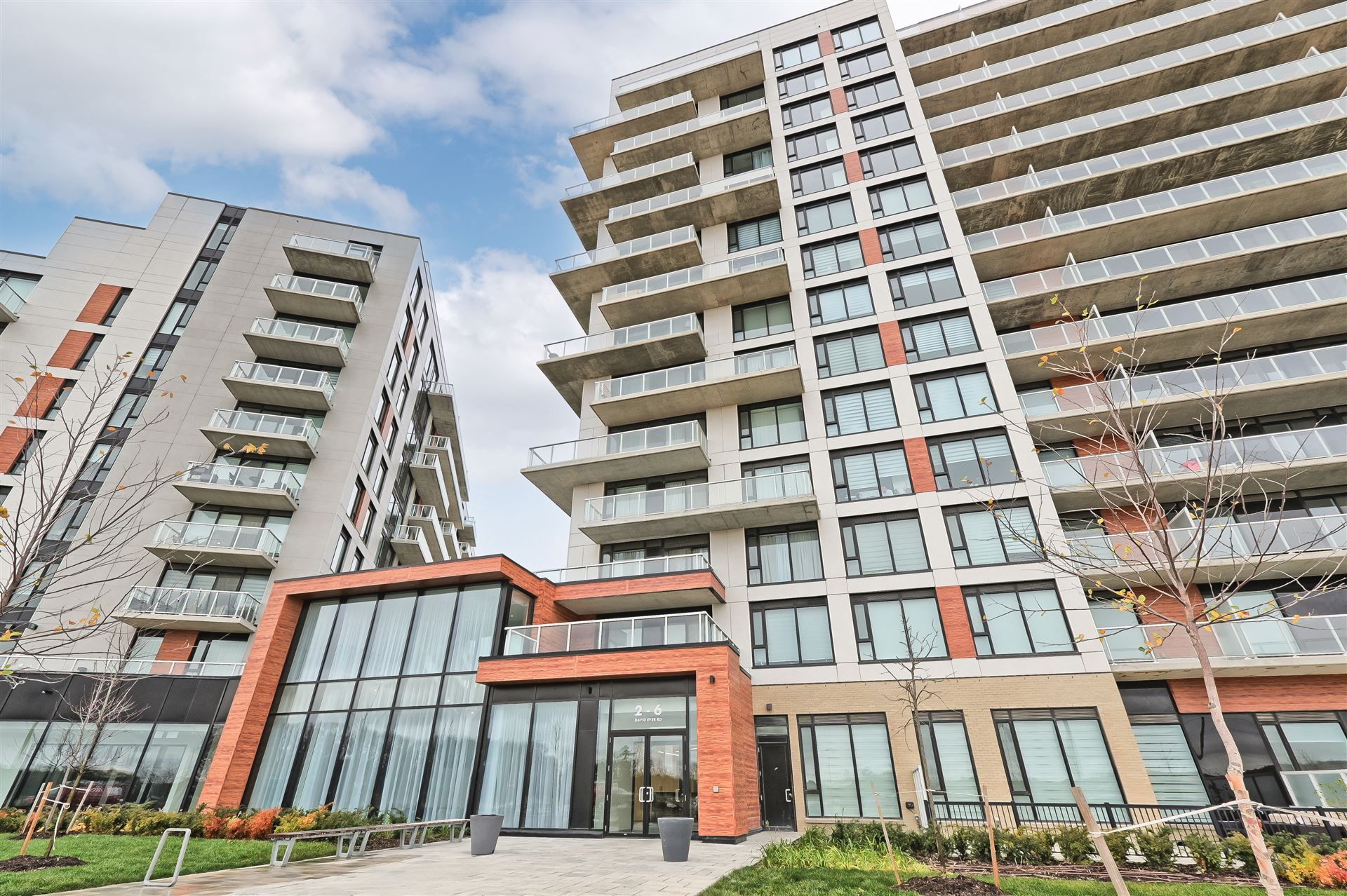 2 David Eyer Road 124, Richmond Hill, On L4s 0n6