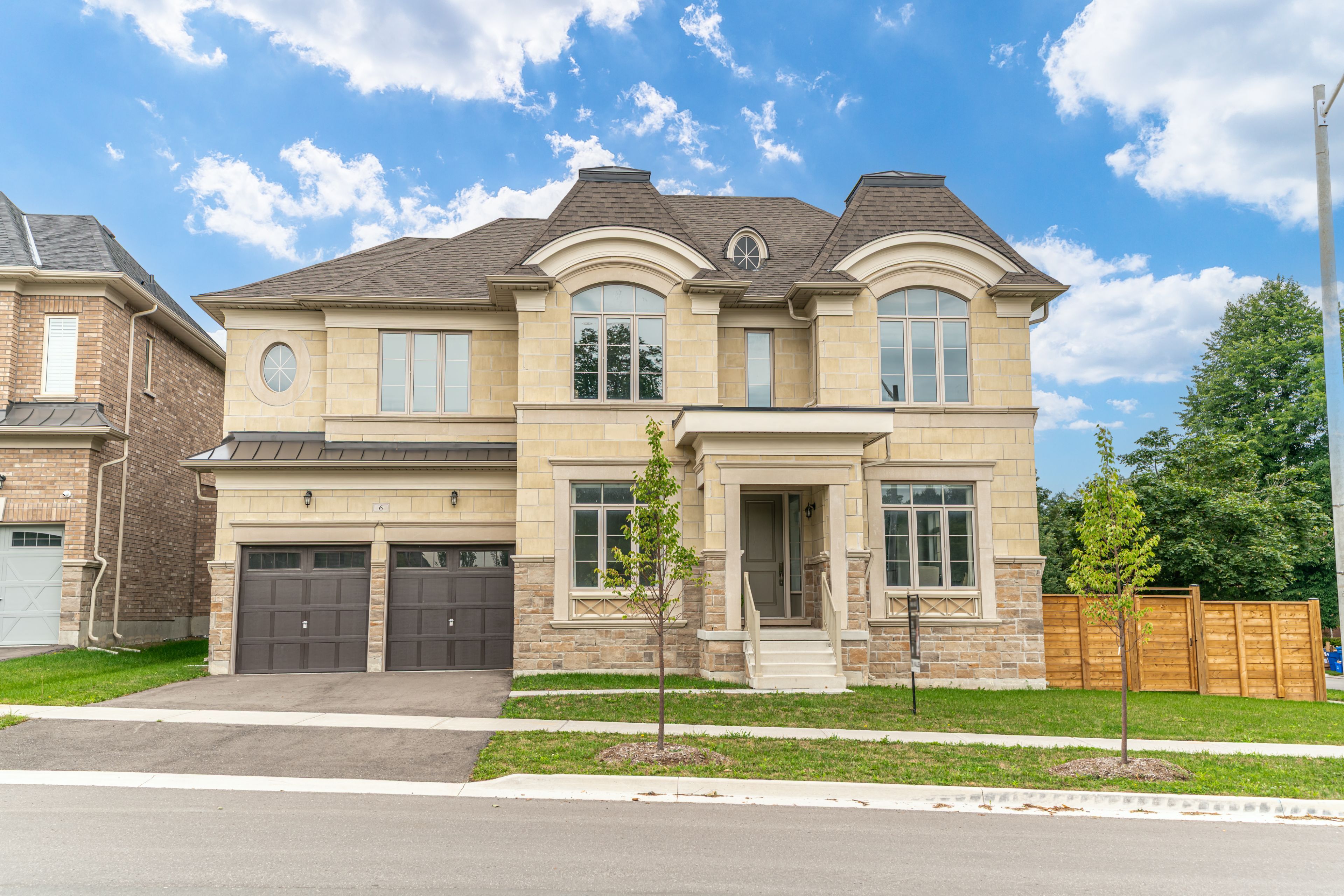 6 Dennis Reed Court, Aurora, On L4g 4a5