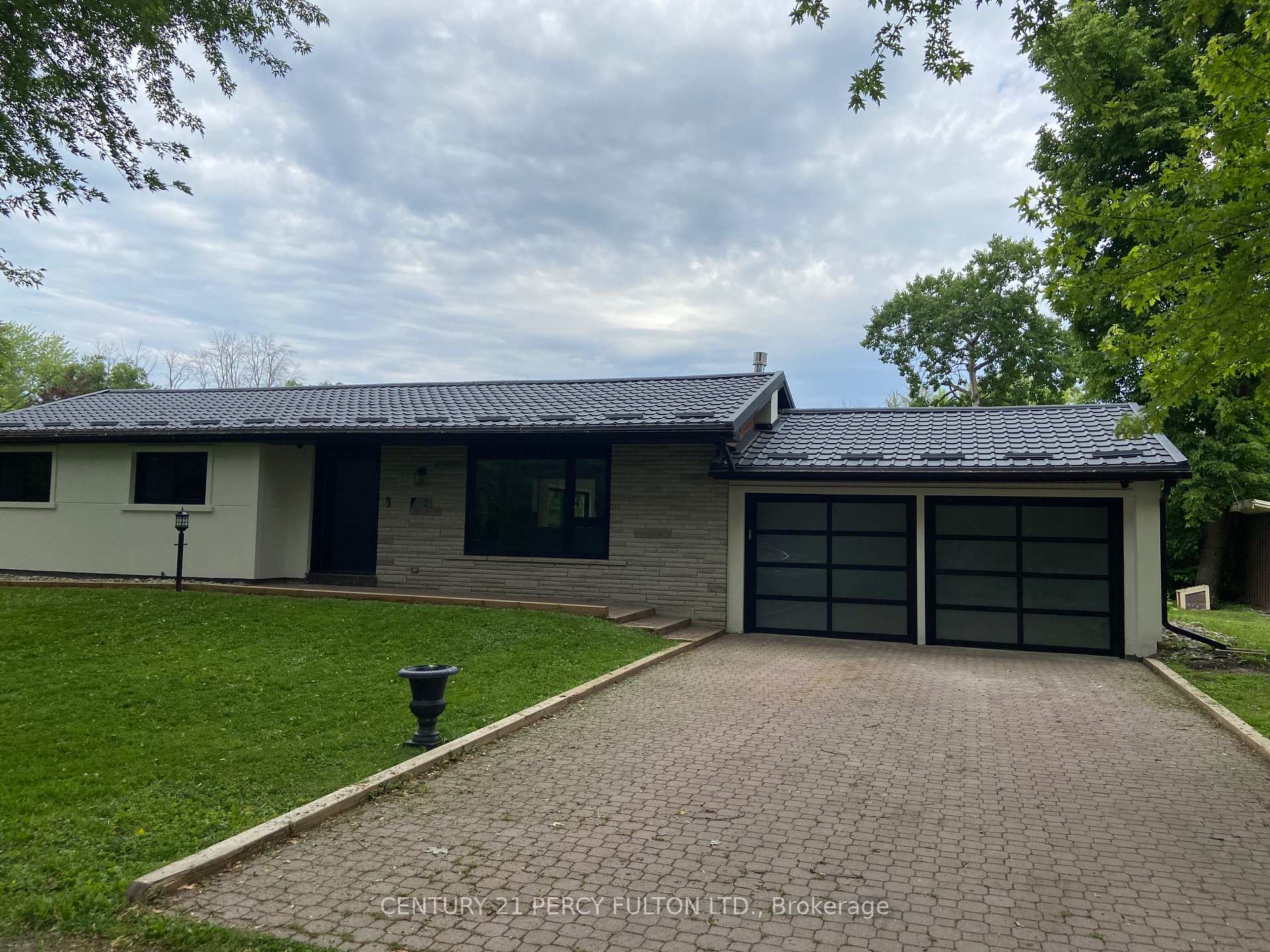 2 Walkers Lane, Georgina, On L4p 3c8