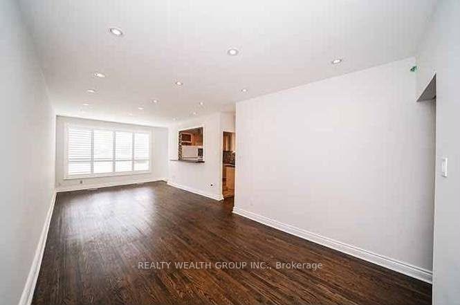 271 Mcconvey Drive, Richmond Hill, On L4c 3k1