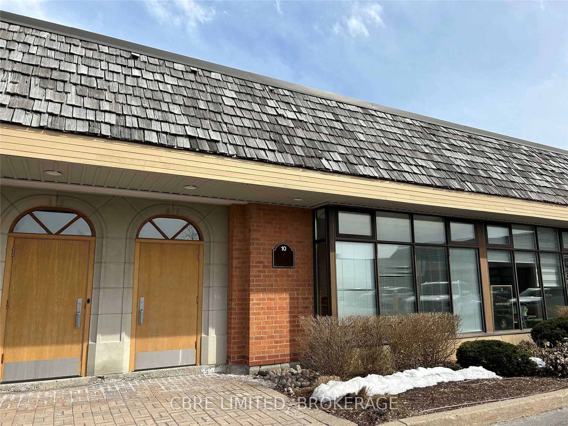 35 West Pearce Street 10, Richmond Hill, On L4b 1e3