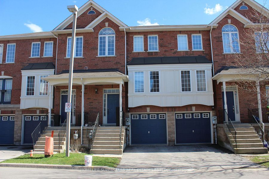 19 Foxchase Avenue 46, Vaughan, On L4l 9n1