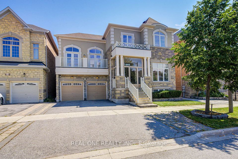66 Wozniak Crescent, Markham, On L6e 0l4