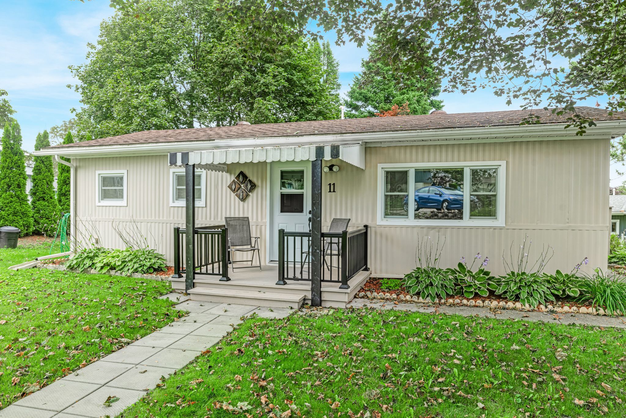 11 Hawthorne Drive, Innisfil, On L9s 1p7