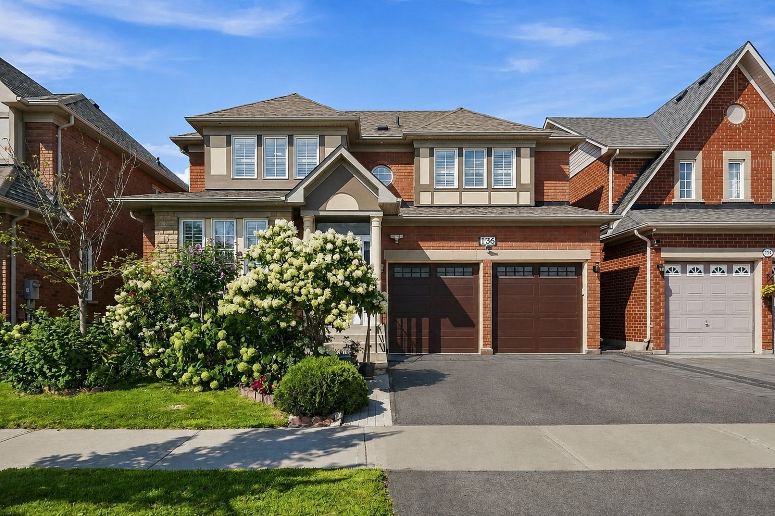 136 Rollinghill Road, Richmond Hill, On L4e 4e1