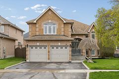 74 Wrendale Crescent, Georgina, On L4p 4c7