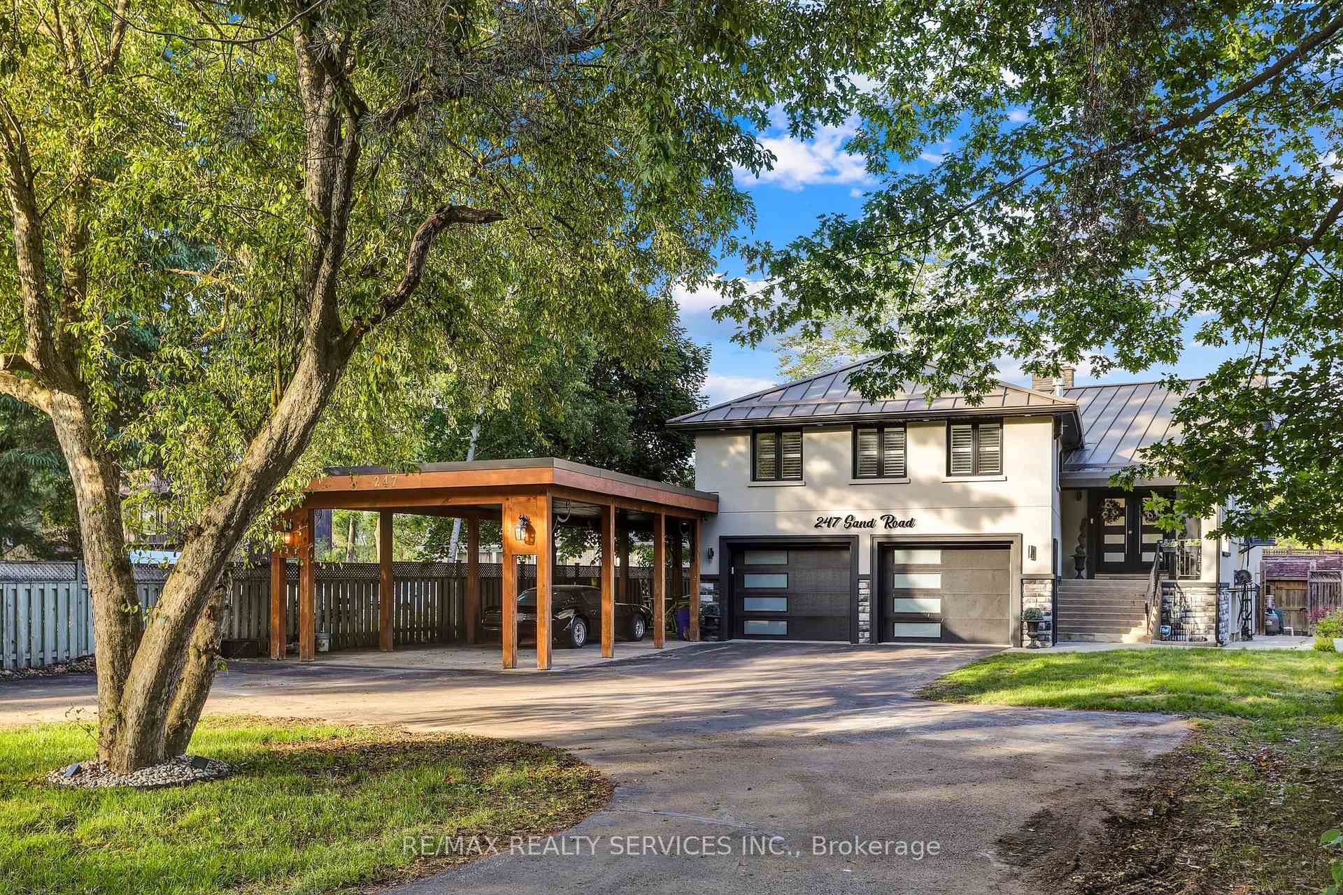247 Sand Road, East Gwillimbury, On L9n 1k1