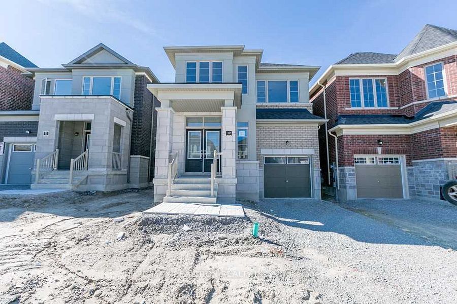 19 Falconridge Terrace, East Gwillimbury, On L0g 1v0