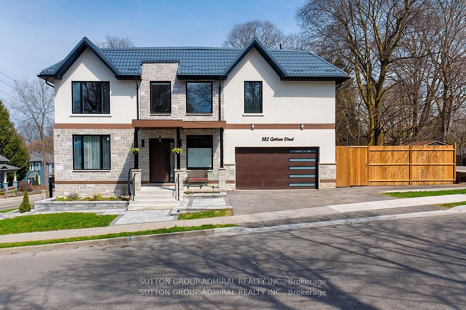 582 Gorham Street, Newmarket, On L3y 1l3